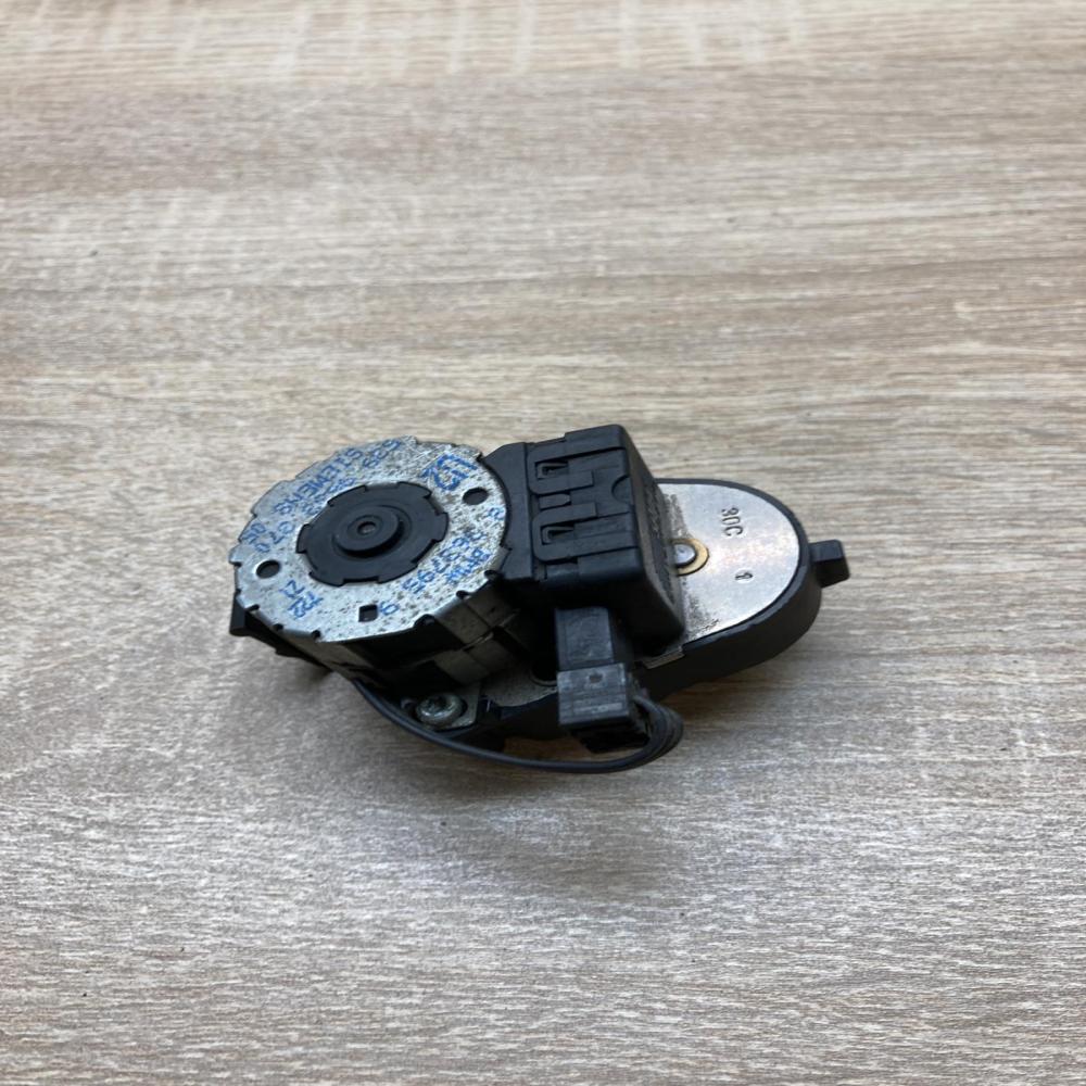 8363795   Air flap motor/actuator BMW 5 E39