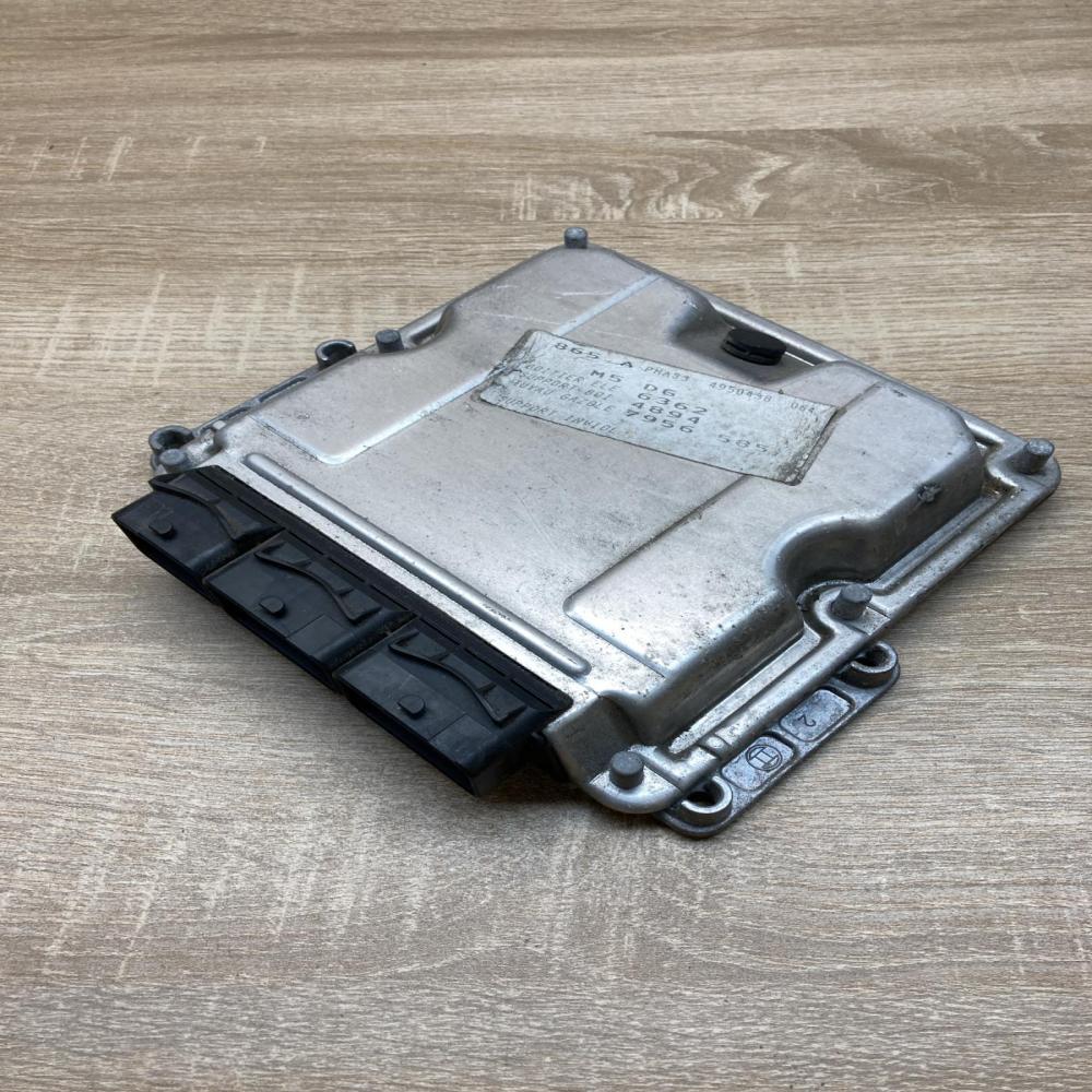 8200039569 0281010819  Engine control unit/module ECU Renault Laguna II