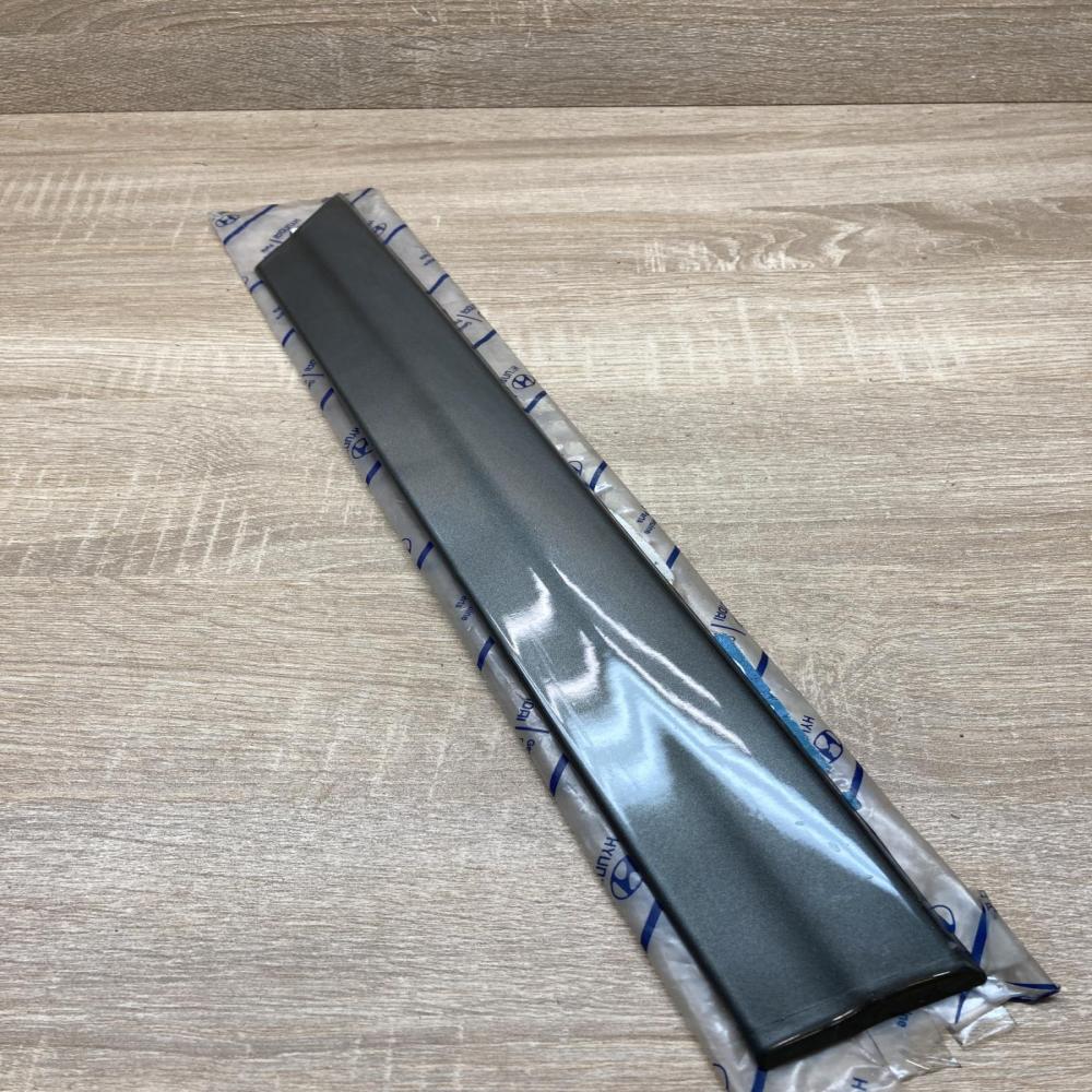 87741 4A000   Front door trim (molding) Hyundai H-1, Starex, Satellite