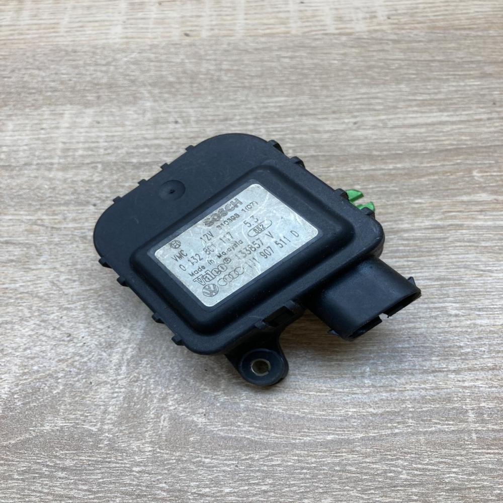 1J1907511D 0132801117  Air flap motor/actuator Volkswagen Golf IV