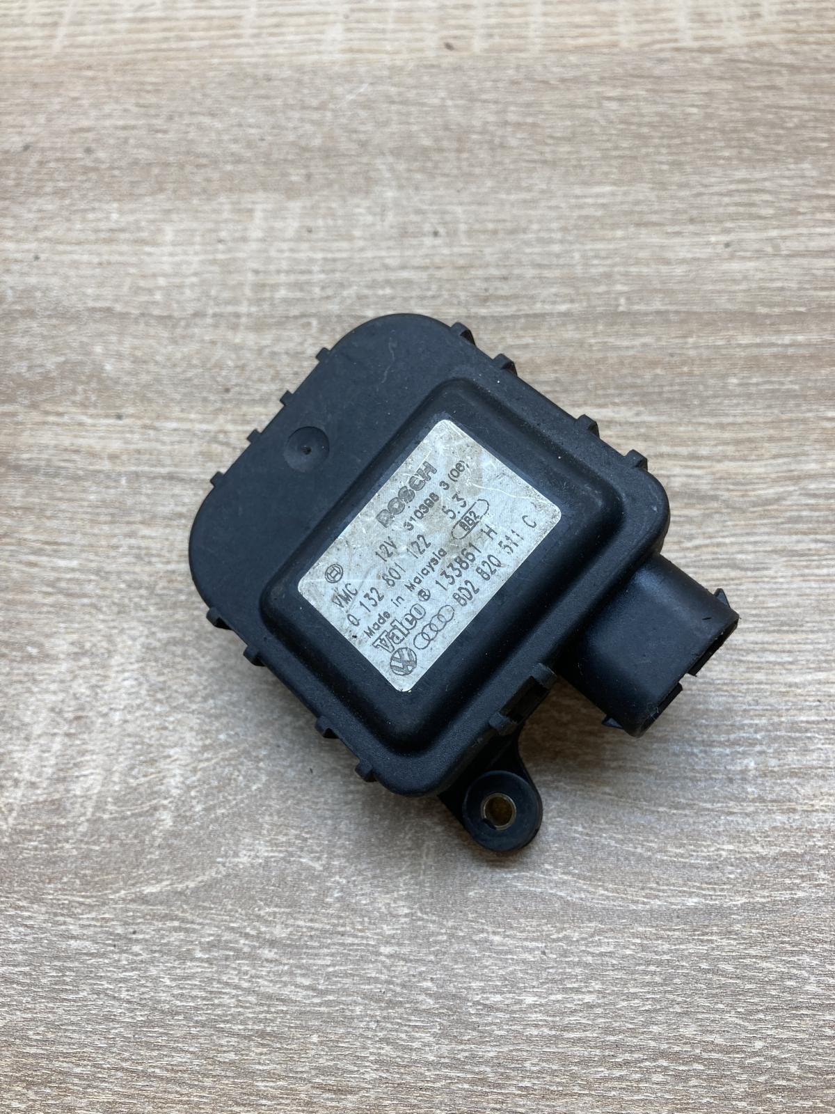 8D2820511C 0132801122  Air flap motor/actuator Audi A4 S4 B5 8D