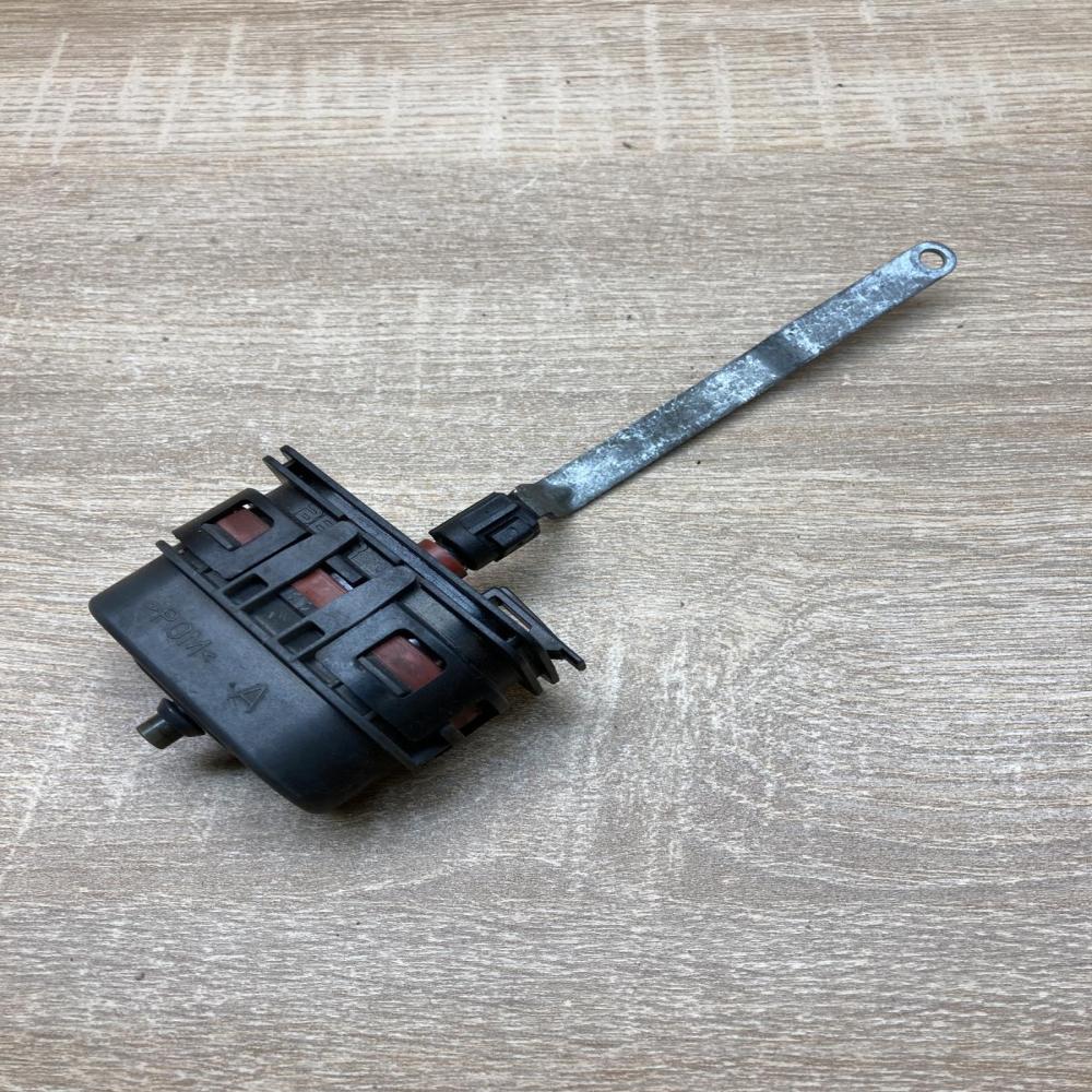 9062600532   Fuel tank cap lock motor Mercedes-Benz C W203