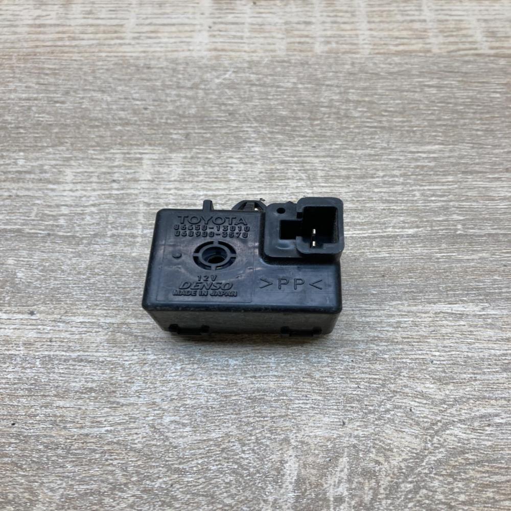 86650 13010 068900 3570  Other relay Toyota Corolla Verso AR10