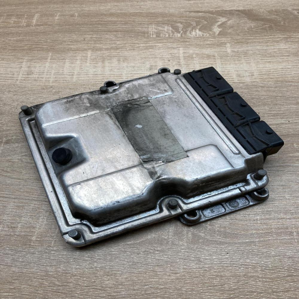 8200222133 0281011102  Engine control unit/module ECU Renault Scenic I