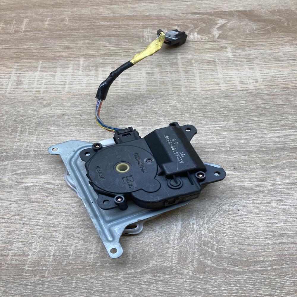 063700 8610   Air flap motor/actuator Toyota Corolla Verso AR10