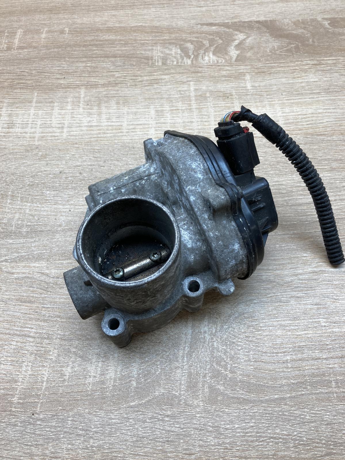 VP2S6U 9E927 F VP4F9U 9E928 BC  Throttle body valve Ford Focus