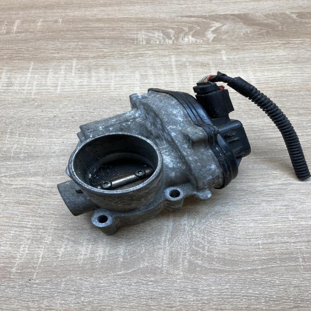 VP2S6U 9E927 F VP4F9U 9E928 BC  Throttle body valve Ford Focus
