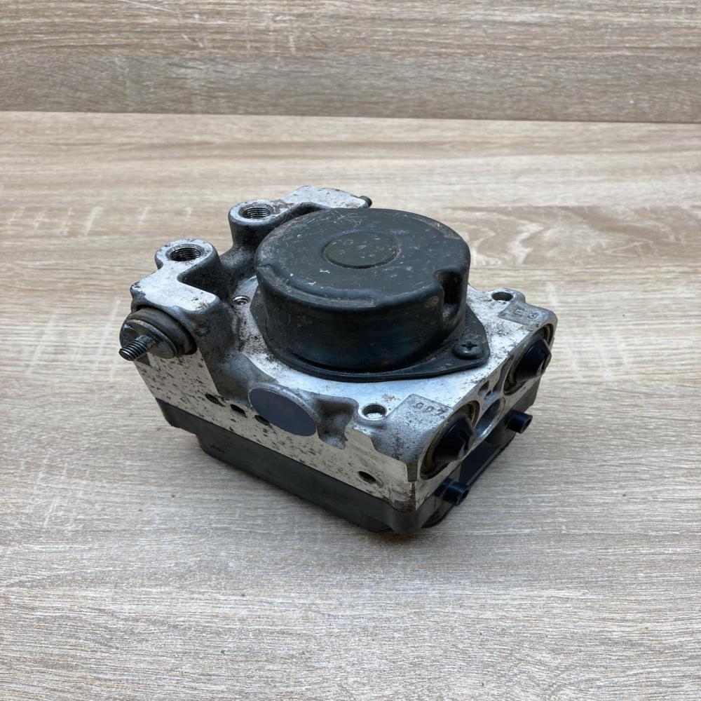44510 48020 133800 3010  ABS Pump Toyota Highlander XU20