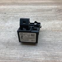 AH4N 15607 AE 28227917  Ignition lock Volvo V40