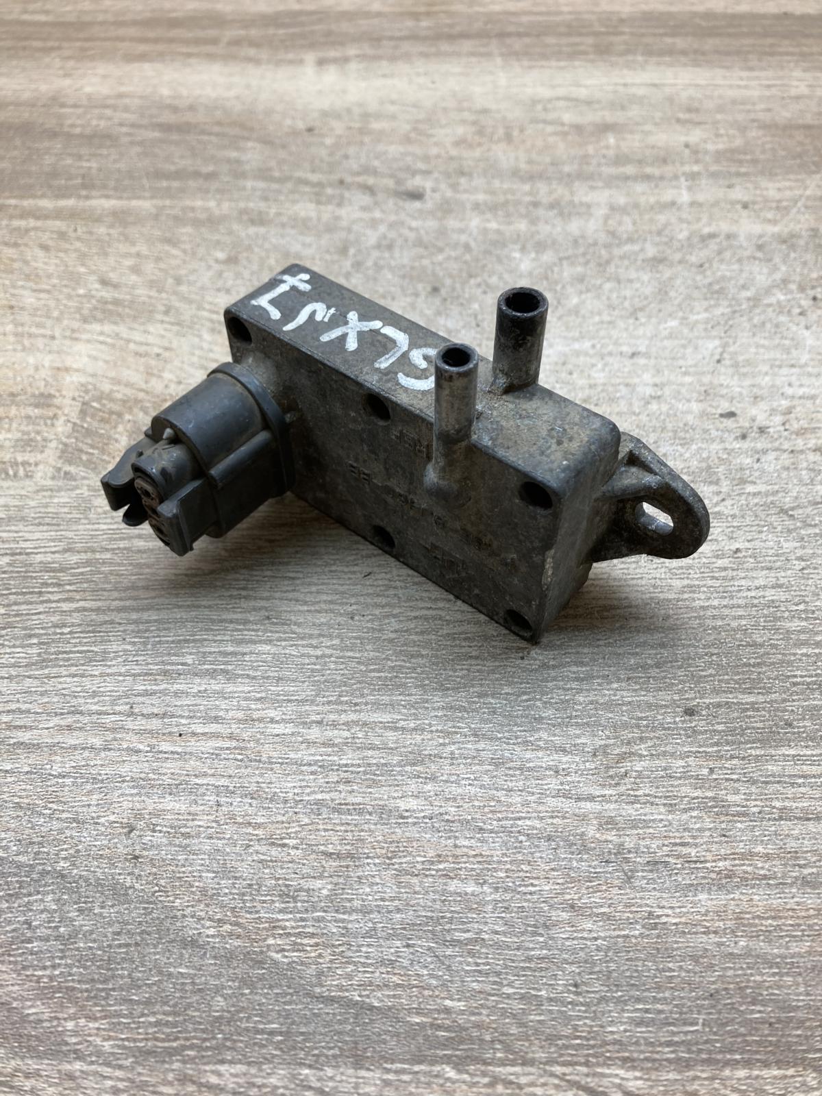 F48E 9J460 BB 4151578  Air pressure sensor Ford Galaxy