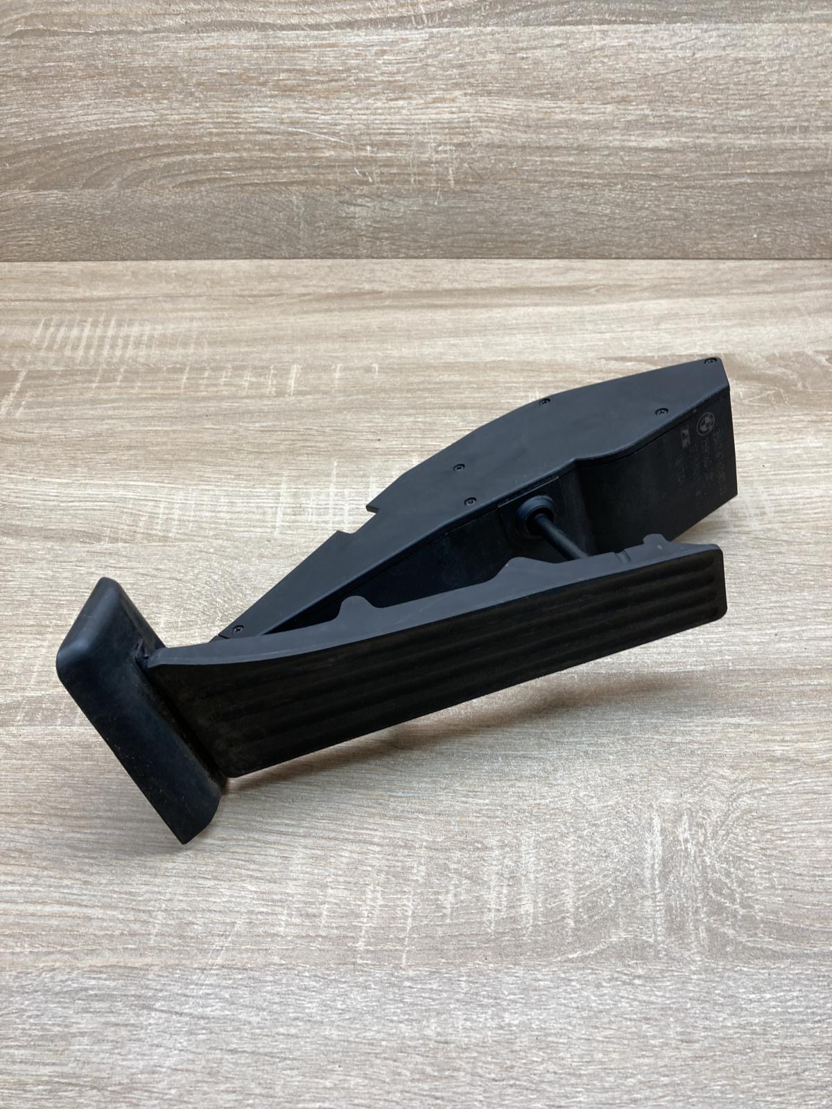 6762480   Accelerator throttle pedal BMW X5 E53