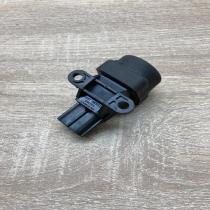 030922A6 W0T100030  Fuel cut-off switch Honda CR-V
