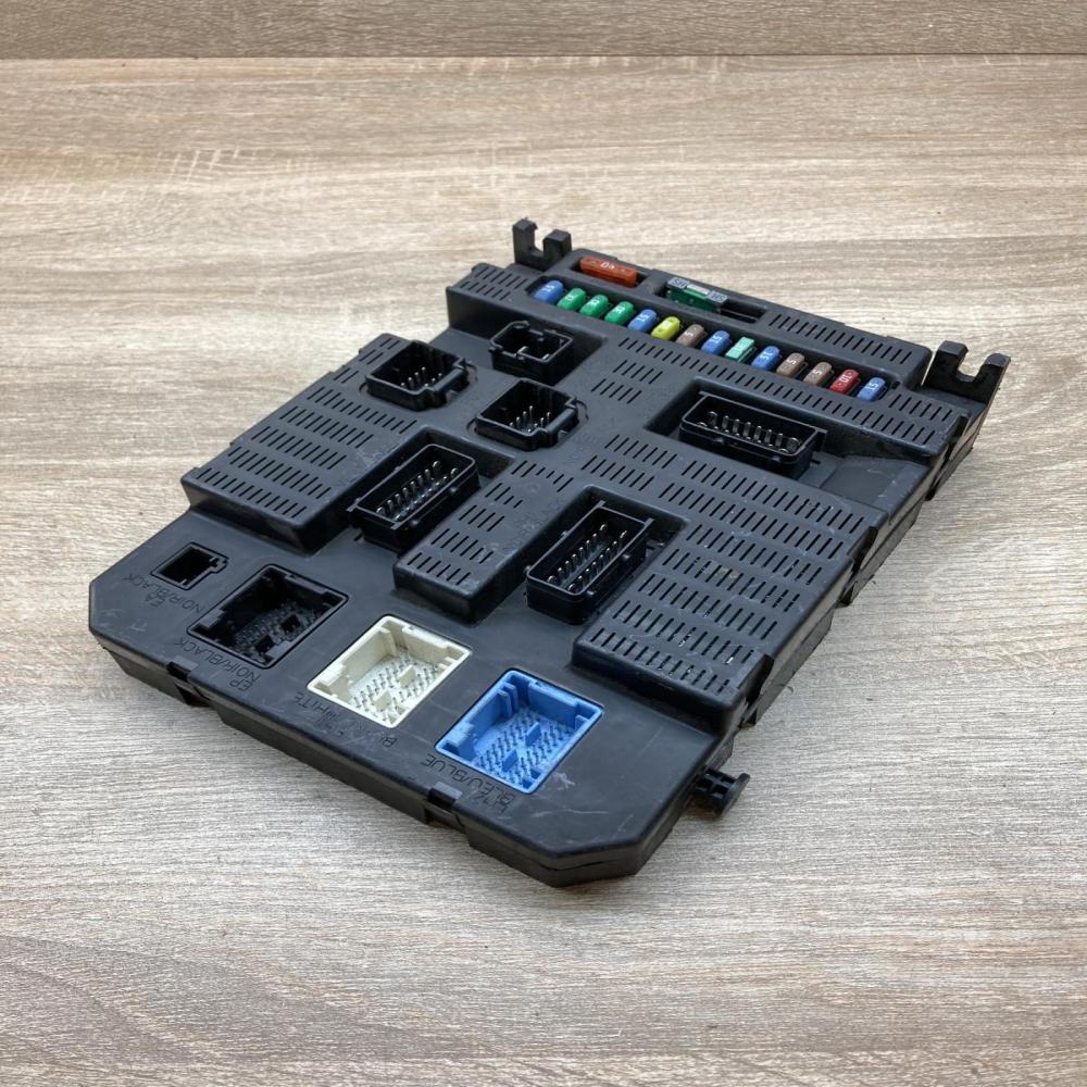 9659285380   Fuse module Peugeot 207