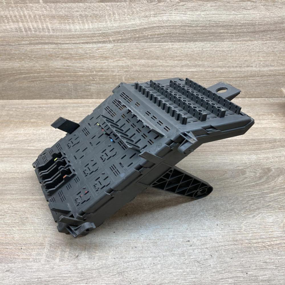 7703297505   Fuse module Renault Laguna I