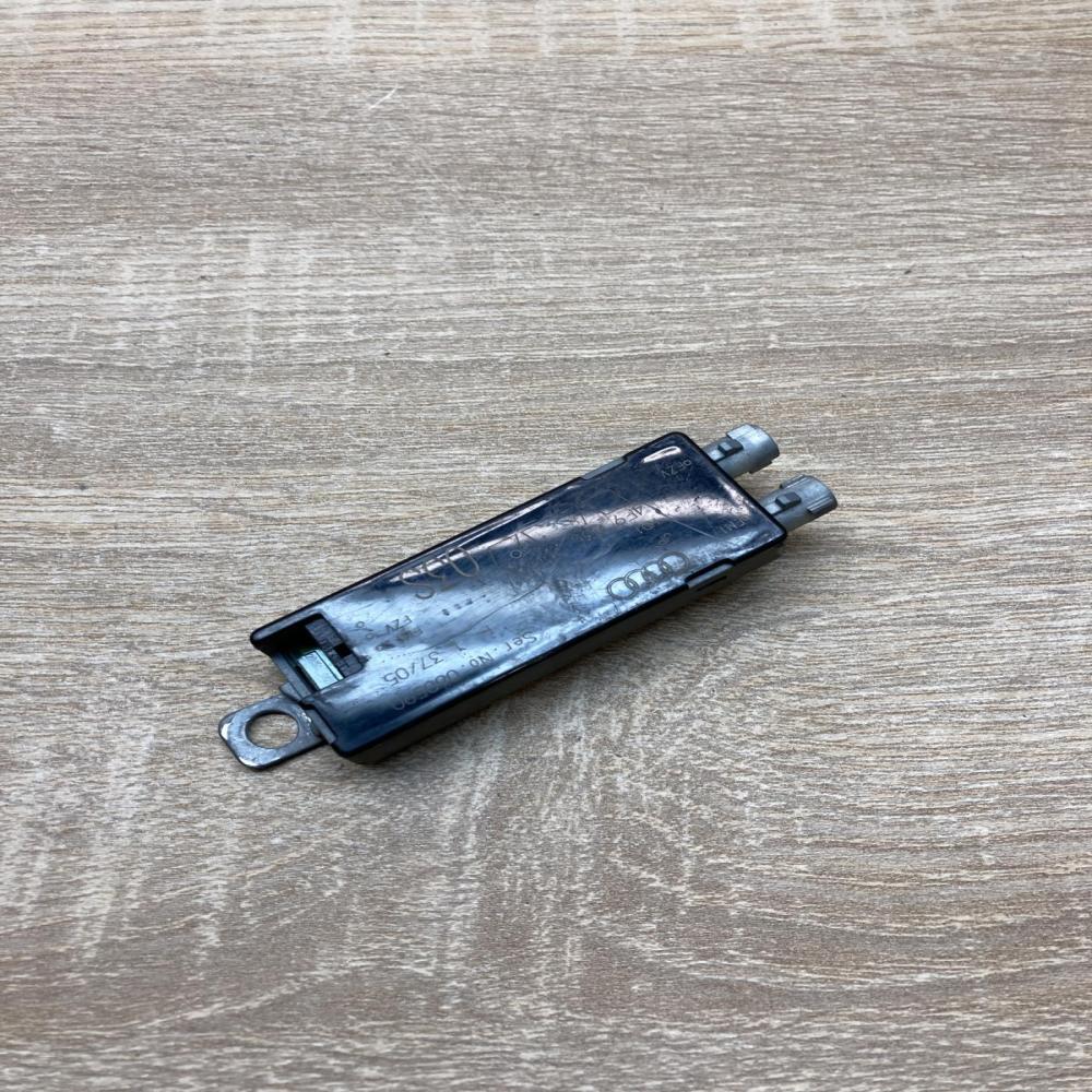 4F9035225A   Aerial antenna amplifier Audi A6 S6 C6 4F