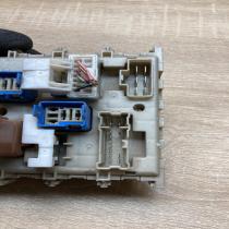 24350 4U100   Fuse module Nissan Primera
