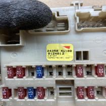 24350 4U100   Fuse module Nissan Primera