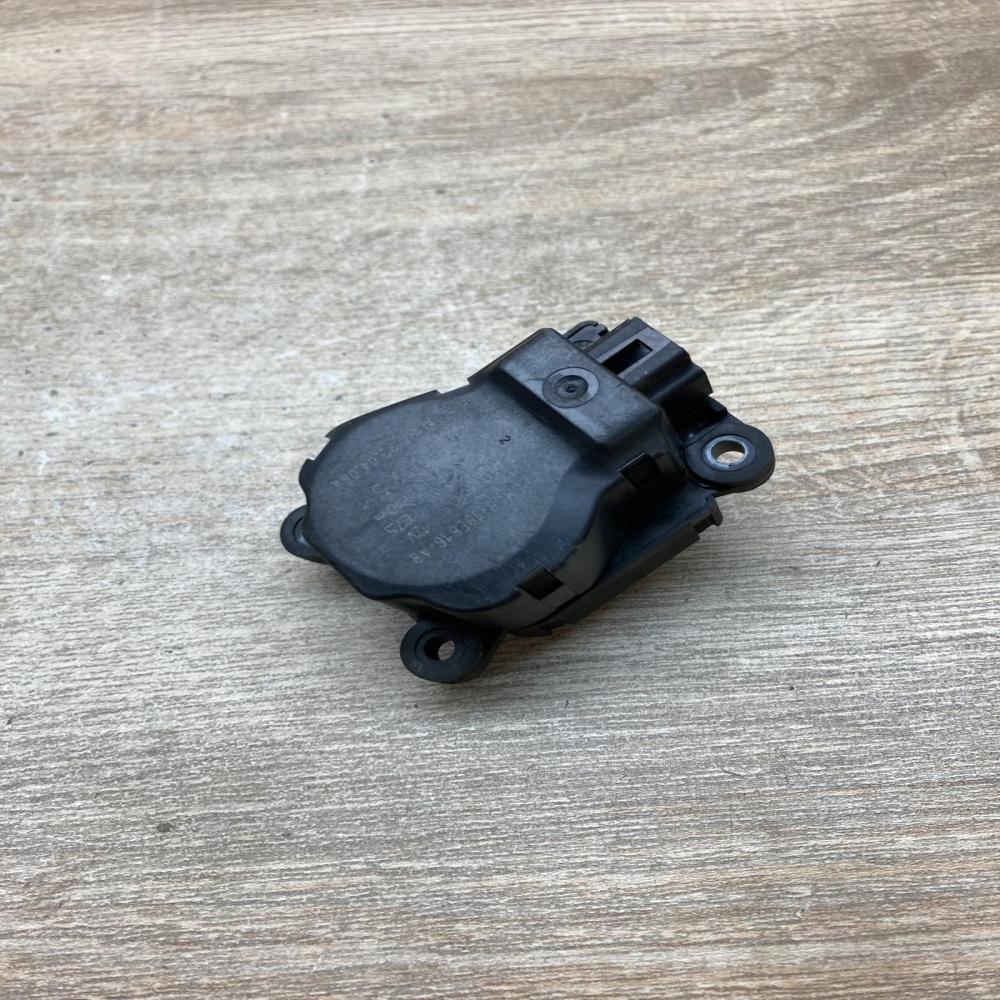 3M5H 19E616 AB   Air flap motor/actuator Ford Focus