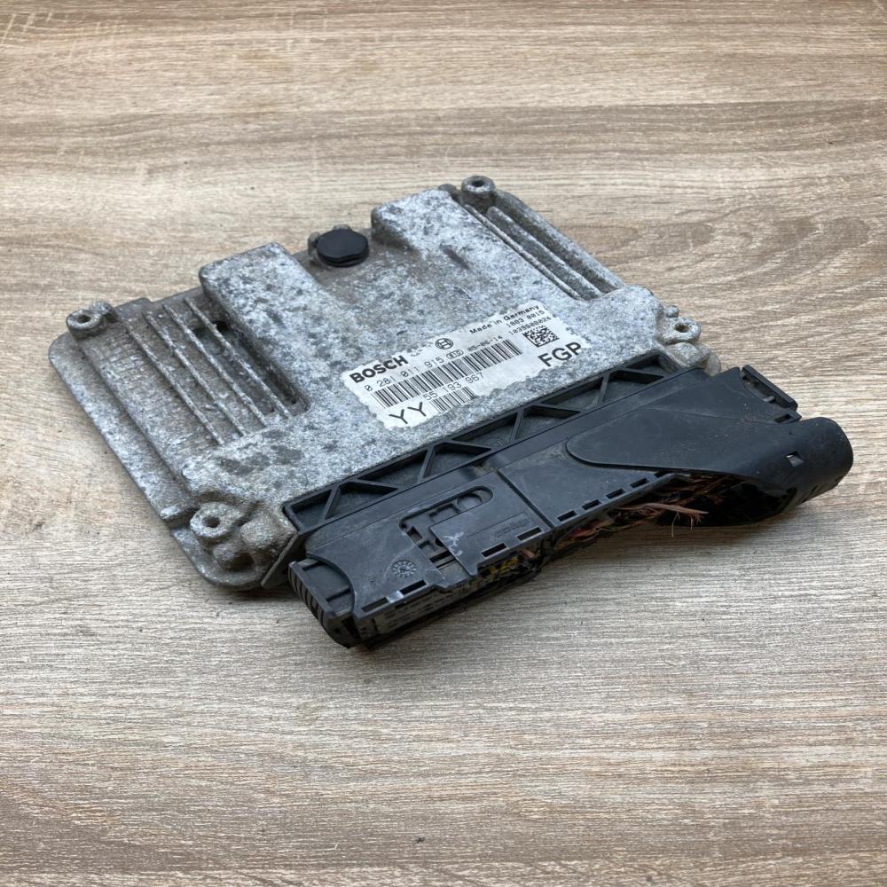 55193967 0281011915  Engine control unit/module ECU Opel Vectra C