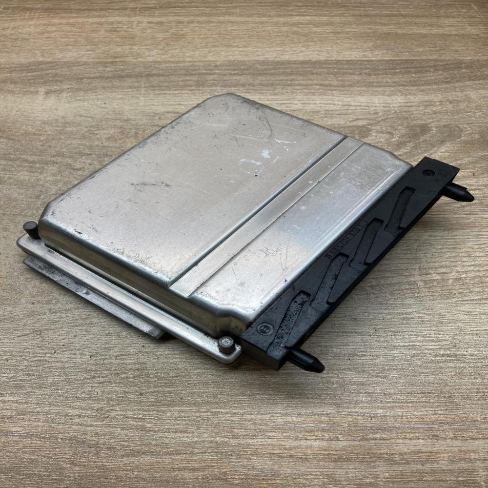 08627455A 0261206826  Engine control unit/module ECU Volvo V70