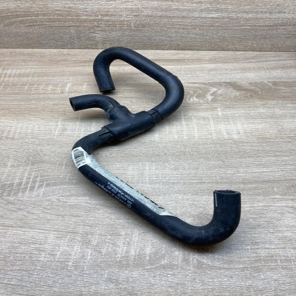 A6398323923   Engine coolant pipe/hose Mercedes-Benz Vito Viano W639