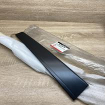 DDD100380PMQ   Front door trim bar Rover 600