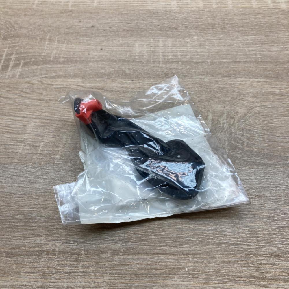 13250392 203997678  Rear bumper mounting bracket Opel Corsa D