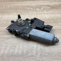 0536001401   Front door window regulator motor Audi A4 S4 B5 8D