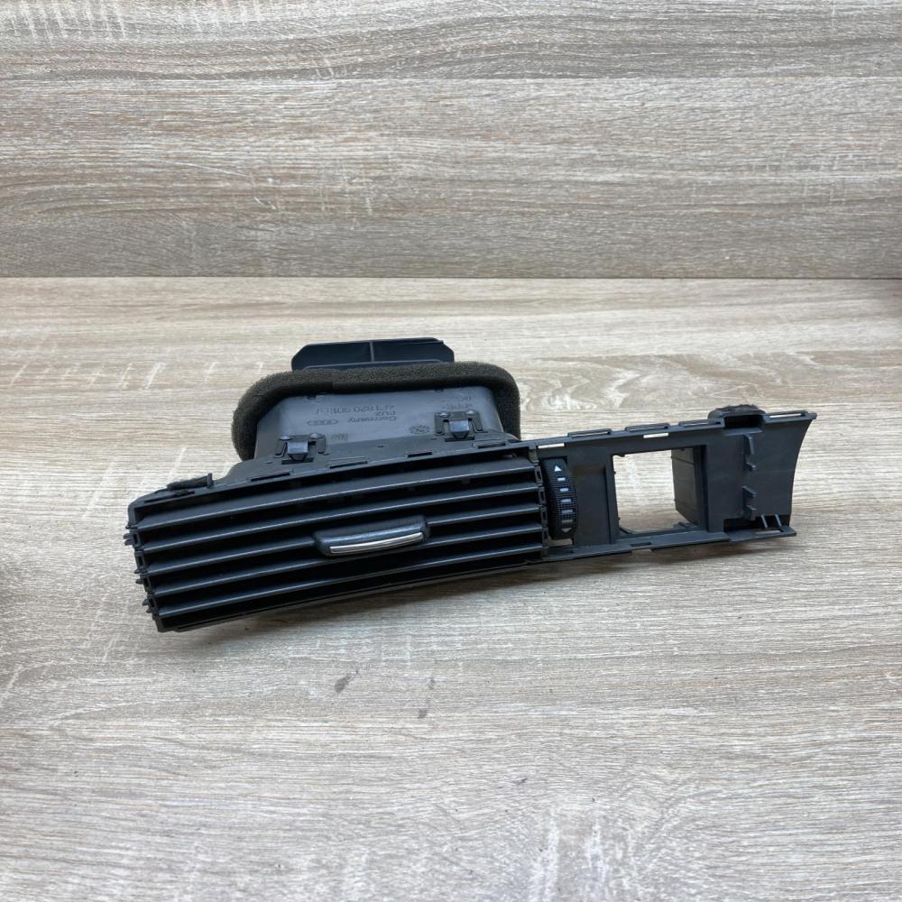 4F1820901B   Dashboard side air vent grill/cover trim Audi A6 S6 C6 4F