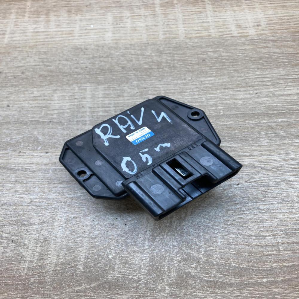 499300 2121   Heater blower motor/fan resistor Toyota RAV 4 (XA20)