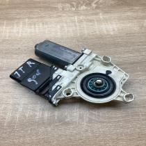 1K5839402A   Rear door window regulator motor Volkswagen Jetta V
