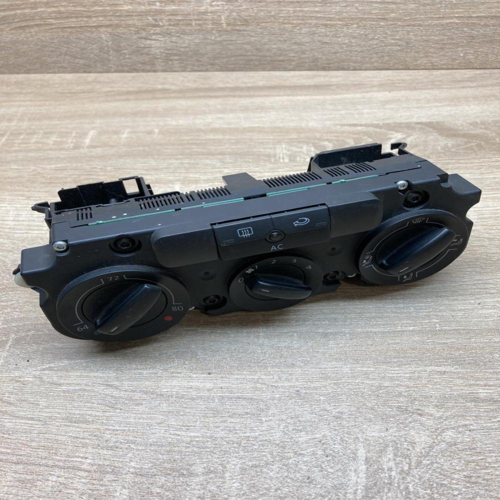 1CF747309   Climate control unit Volkswagen Golf Plus