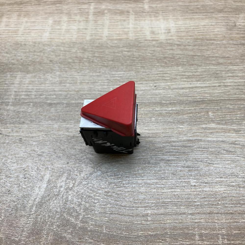 1T0953509   Hazard light switch Volkswagen Touran I