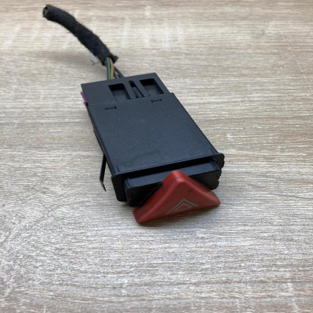 8L0941509F   Hazard light switch Audi A3 S3 8L