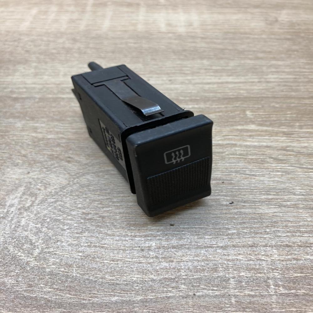 893941503   Windscreen/window heater switch Audi 100 S4 C4