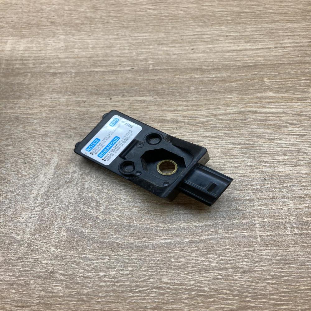 77970 S9A B720 M1   Airbag deployment crash/impact sensor Honda CR-V