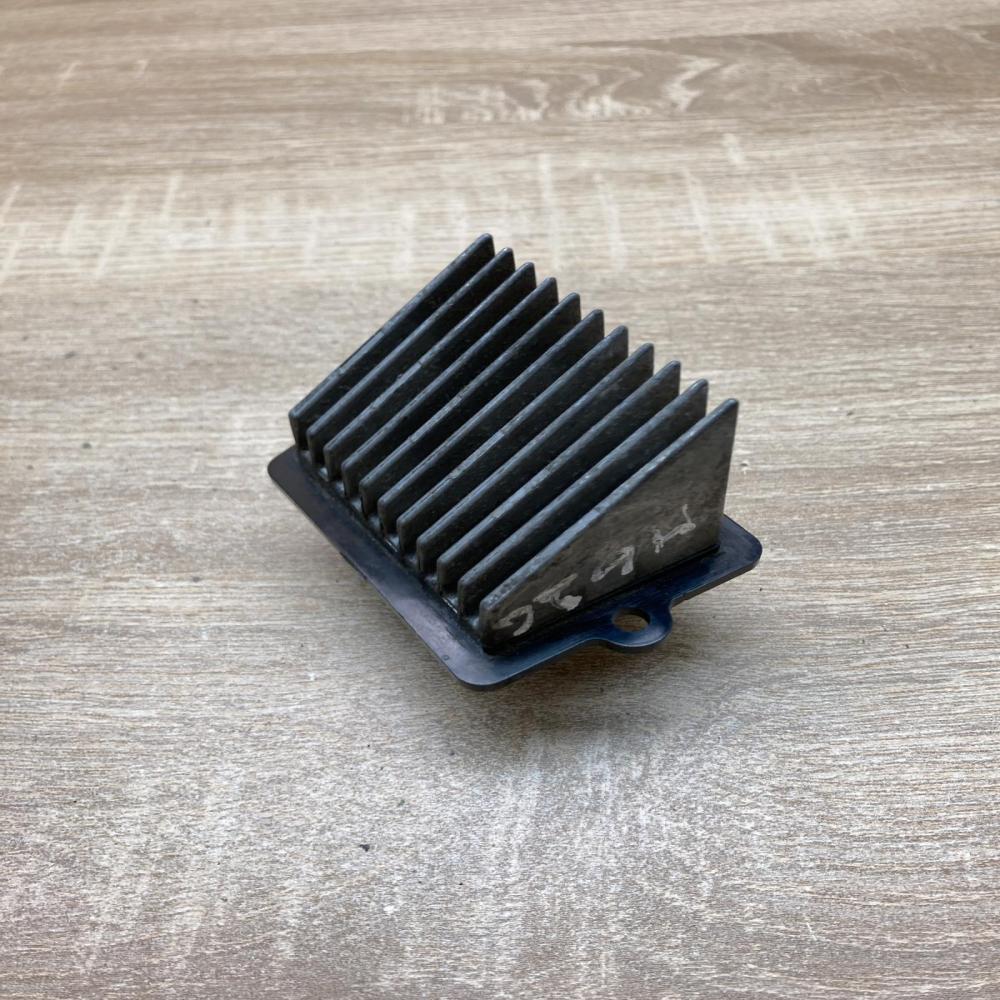 KJ180B26R   Heater blower motor/fan resistor Mazda 626