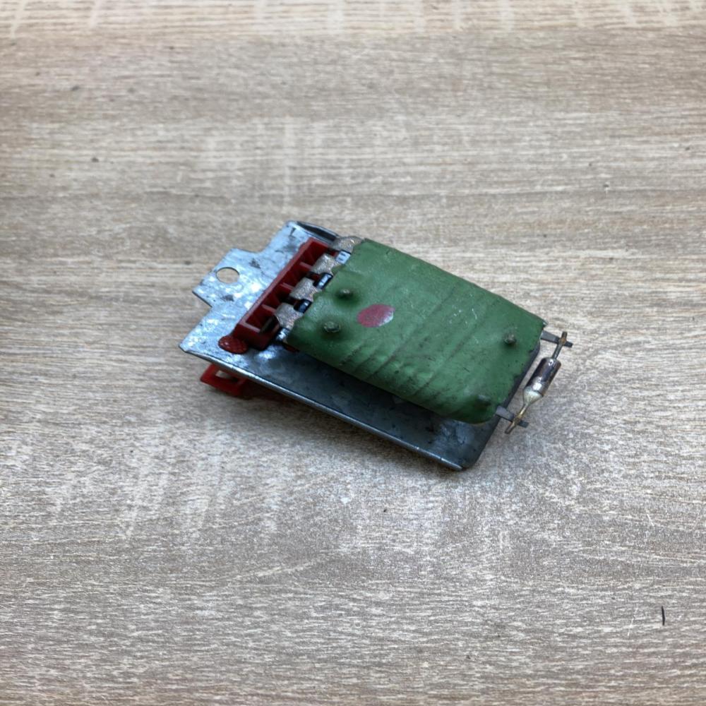 8D0959263 740245833F  Heater blower motor/fan resistor Audi A4 S4 B5 8D