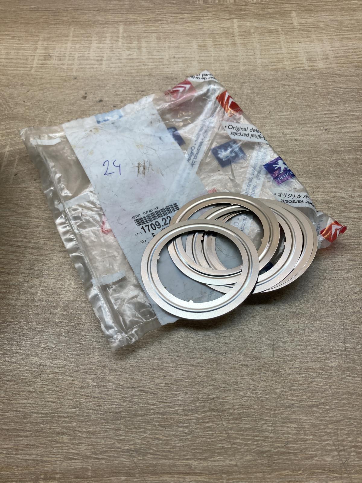 170922 1709 22  Exhaust manifold Peugeot 406