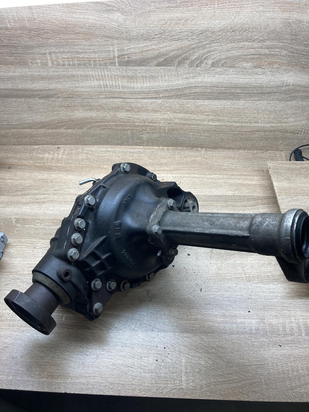 CH22 3017 AB 1372 1490992 2012076 Ratio 3.21 Rear differential Land Rover Discov