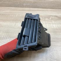 9123299   Dashboard side air vent grill/cover trim BMW 3 E90 E91