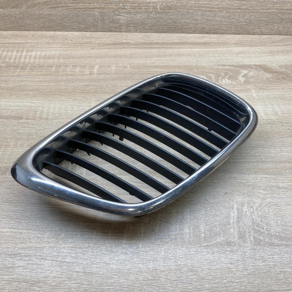 8184532 8159316  Front bumper upper radiator grill BMW 5 E39