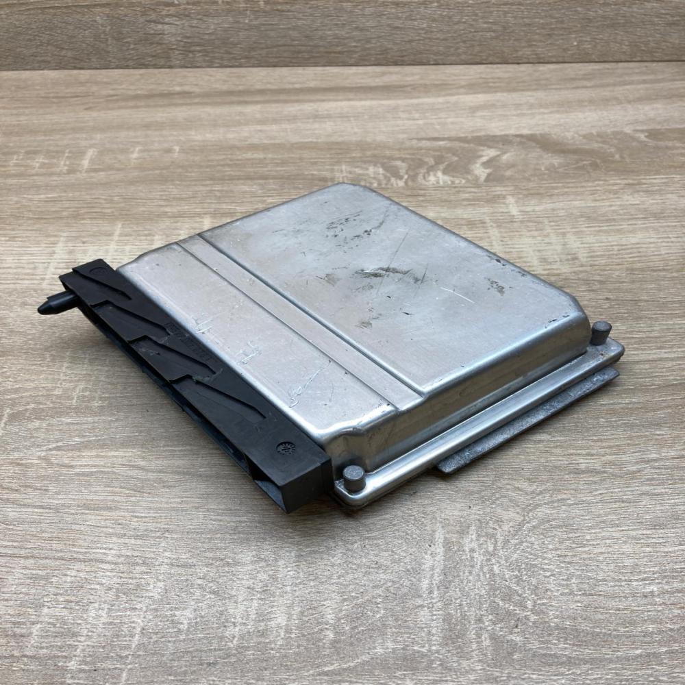08627757A 0261207392  Engine control unit/module ECU Volvo V70
