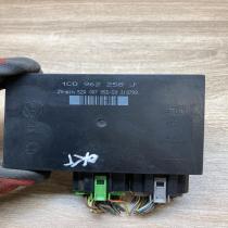 1C0962258J 5ZA007955  Comfort/convenience module Skoda Octavia Mk1 (1U)
