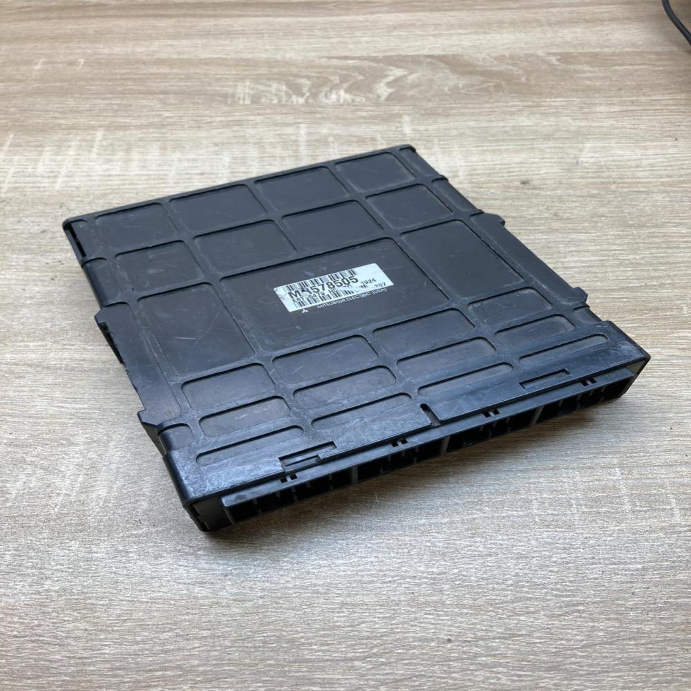 MR578505 E6T96479  Engine control unit/module ECU Mitsubishi Galant