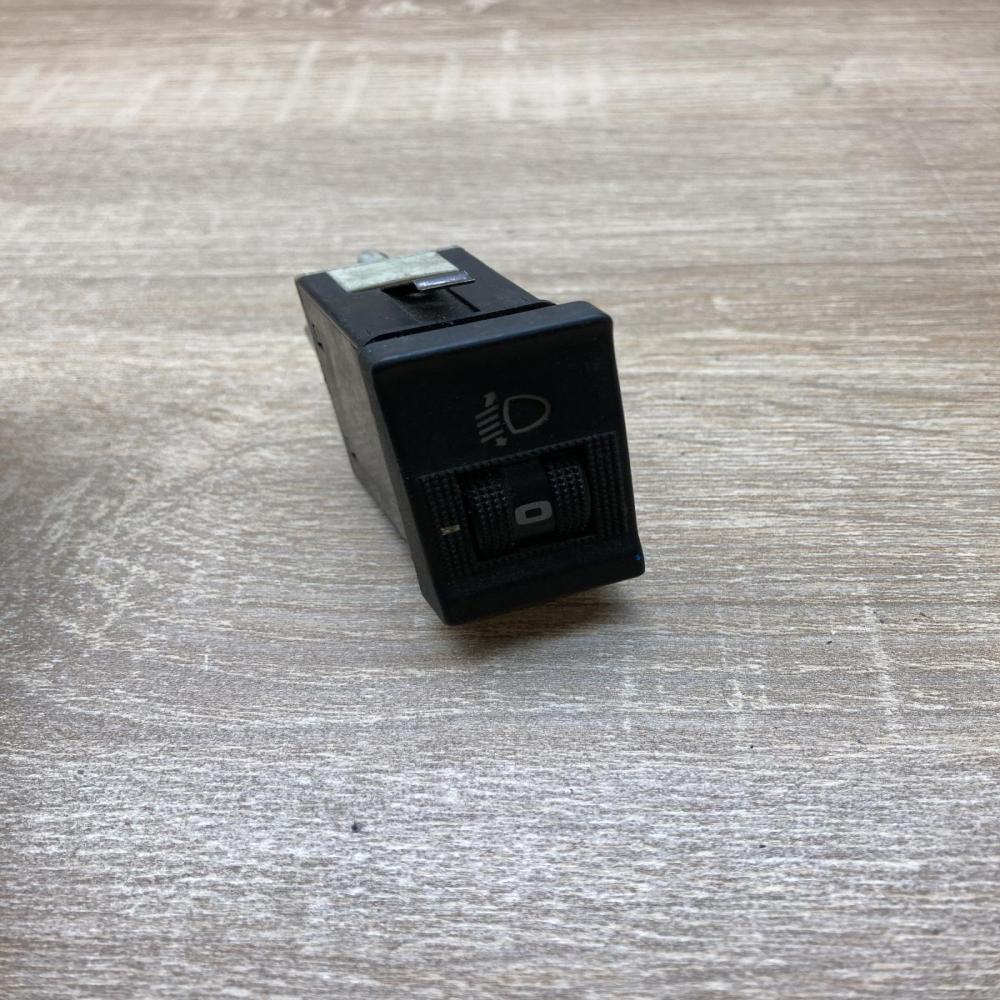893941301   Headlight level height control switch Audi 80 90 B3