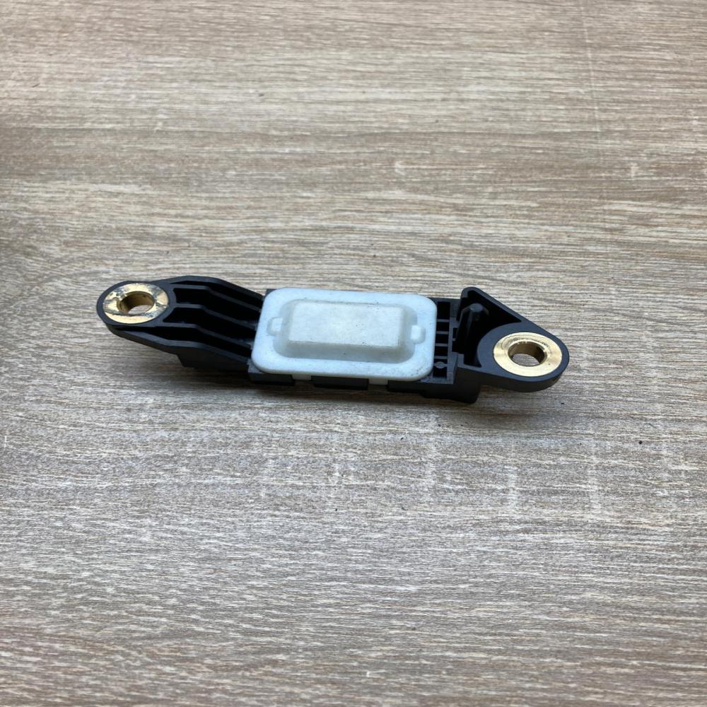 0018209126 204176002  Airbag deployment crash/impact sensor Mercedes-Benz CLK A2