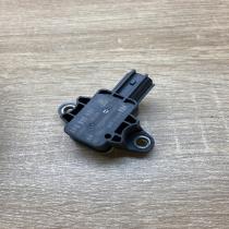 8P0955557 965  Airbag deployment crash/impact sensor Audi A4 S4 B7 8E 8H