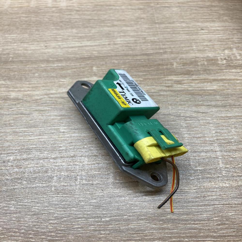 6900728   Airbag deployment crash/impact sensor BMW 5 E39
