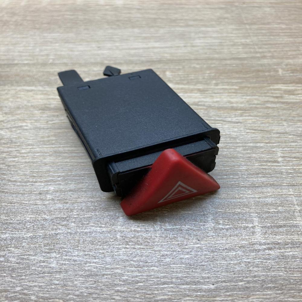 8L0941509B   Hazard light switch Audi A3 S3 8L